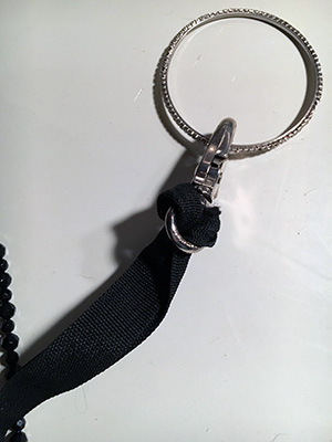 lead with bracelet scissor snap